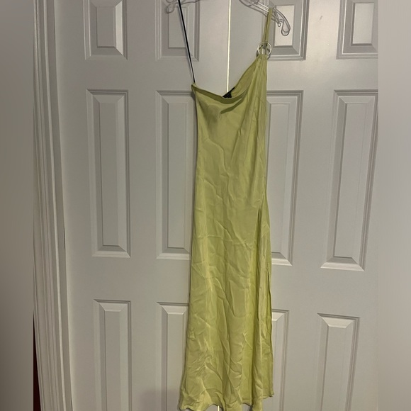 Light lime green, one shoulder maxi dress - Picture 5 of 5